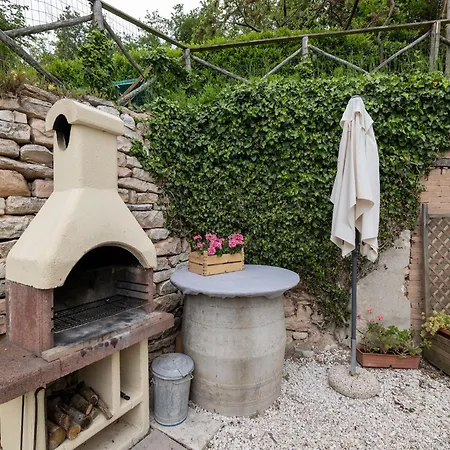 Belvilla By Oyo Lovely Holday With Garden Сasa de vacaciones Acqualagna